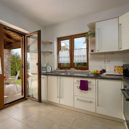 Apartman Nina 2 *
